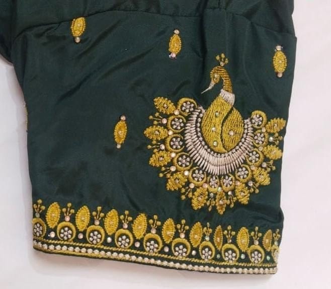 COMPUTER embroidery blouse