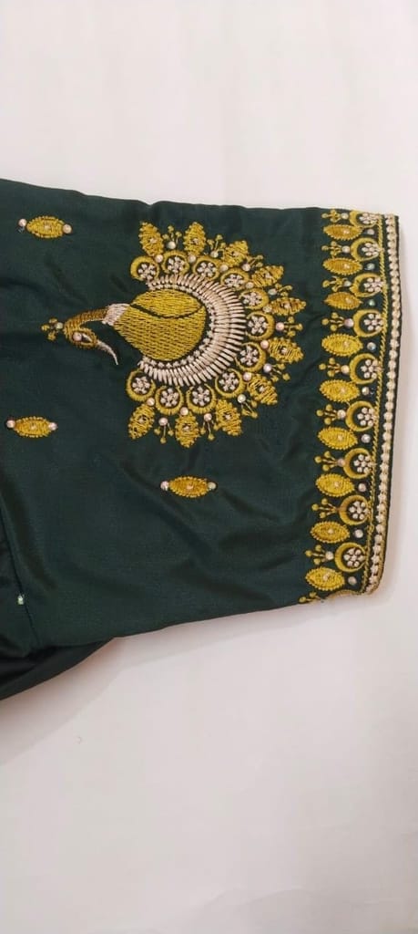 COMPUTER embroidery blouse