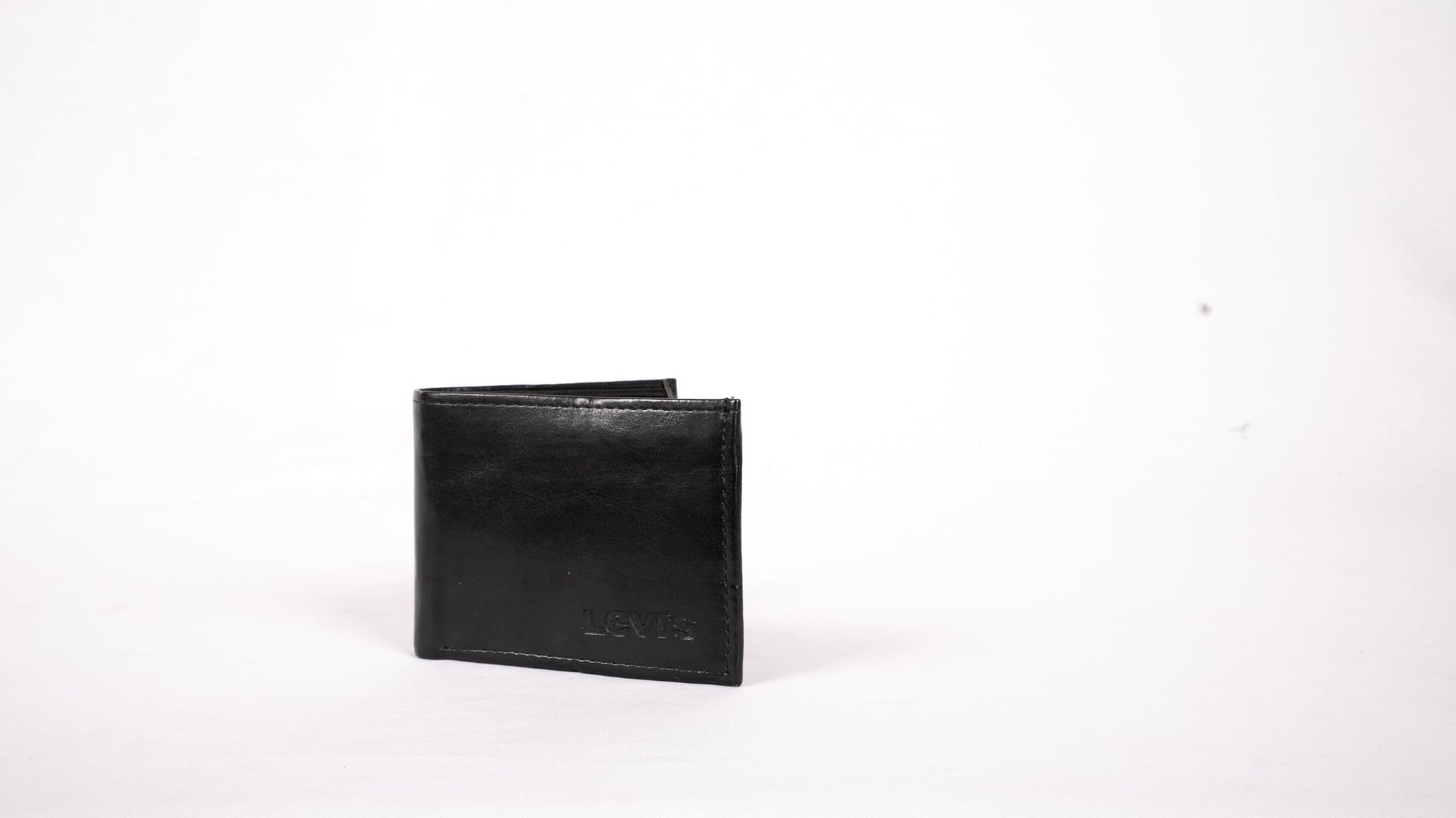 LEVI'S Men's Bifold Wallet with ID Window, Black