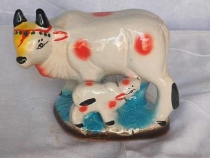 Sonchiraiya Showpiece Kamdhenu Cow and Calf