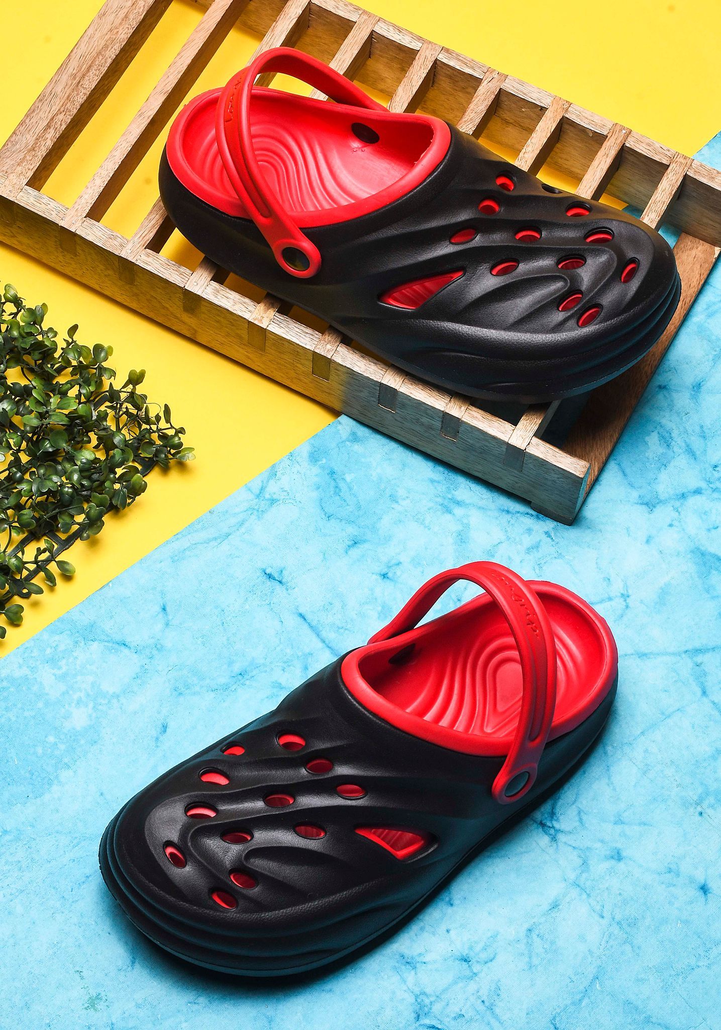 Bersache Extra Soft Classic Casual with Back Strap Regular wear with Ultra Soft & Flexibility Technology Clog for Men's