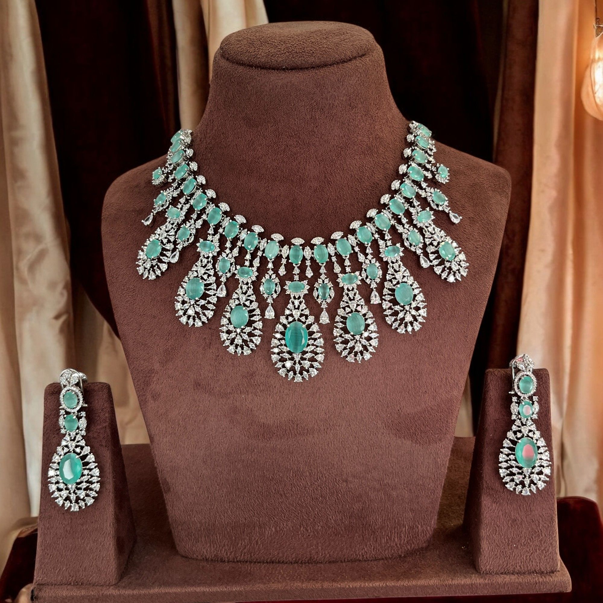 Stunning Emerald and Diamond Necklace Set By Dia Art Jewels