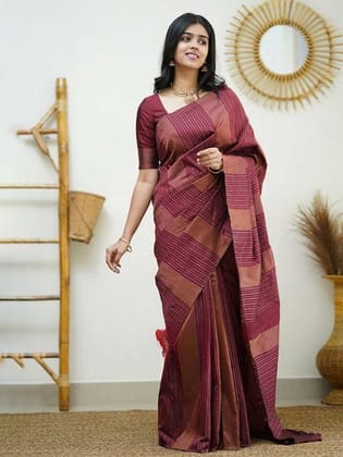 Woven Design Zari Silk Blend Banarasi Saree