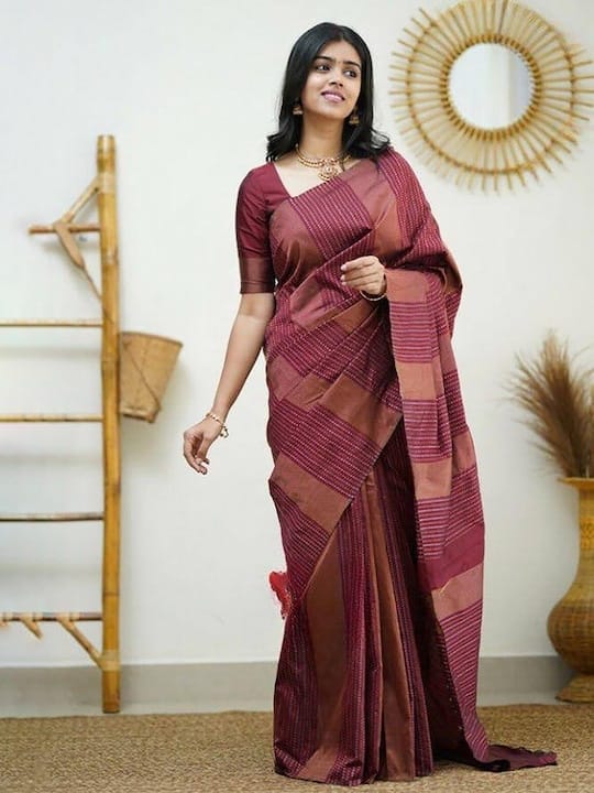 Woven Design Zari Silk Blend Banarasi Saree