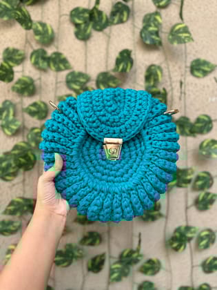 Crochet oreo sling bag
