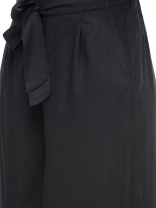 Women Black Solid Flared Palazzos