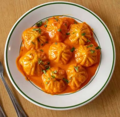 Makhani Gravy Paneer Momos
