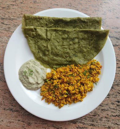 Paneer Bhurji With Spinach & Basil Multigrain Dosa