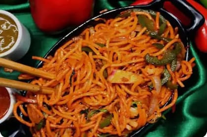 Veg Chilli Garlic Noodles