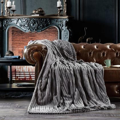 Faux Fur Cuddly  Striped Pattern Soft Warm Winter Blanket 220x240 cm Set Of 5 Pcs-Grey