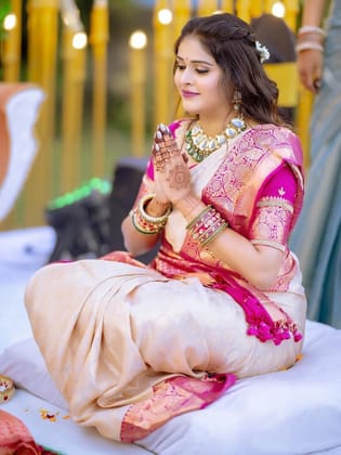 Floral Woven Design Zari Banarasi Saree