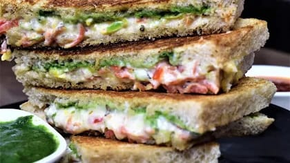 Paneer Mayonnaise Cheese Grilled Sandwich (Jumbo)