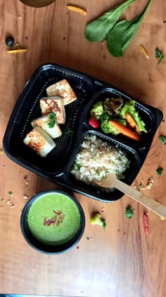 Grilled Paneer In Cilantro Sauce