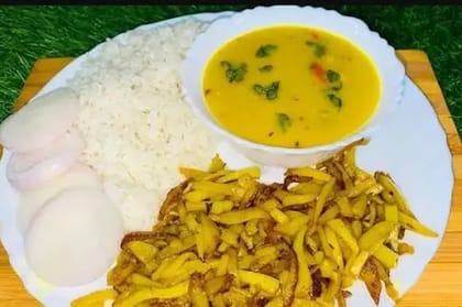 Dal Bhat Aloo Bhujiya