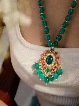 Betty Green Kundan Pendant Necklace-Green