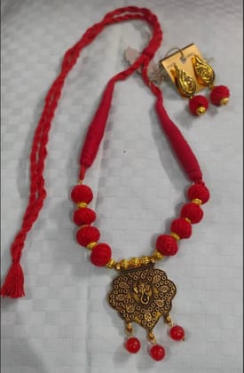 Elegant Pendant Necklace & Earring Set