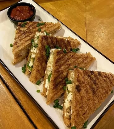 Paneer Barbecue Cheese Sandwich (Jumbo)