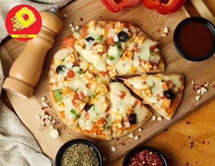 Paneer Tikka Pizza