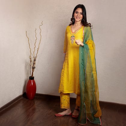 Yellow chanderi hand embroidered V-neck  kurta set with dupatta-XS