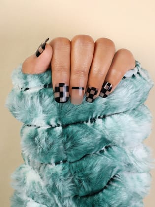 The Checkered Press-On Nails - Onyx Black-Nails