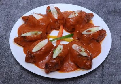 Veg Gravy Momos [8 Pieces]