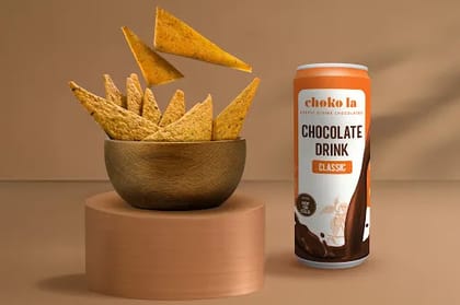 Tomato And Herb Crackers With Beverage