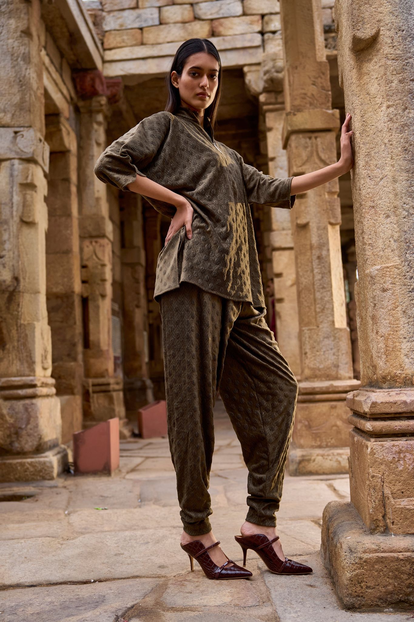 TEXTURED KNIT SUEDED PANT-M / Brown