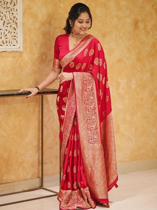 Woven Design Zari Silk Blend Banarasi Saree