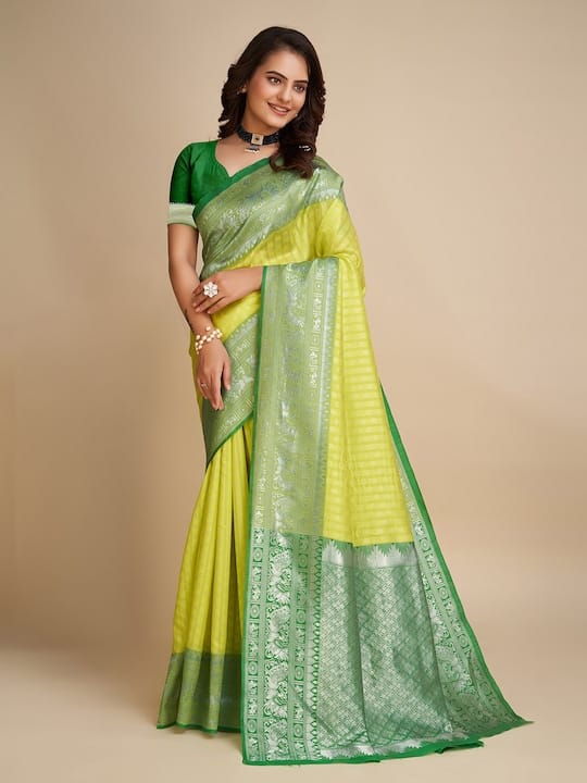Woven Design Zari Silk Blend Banarasi Saree