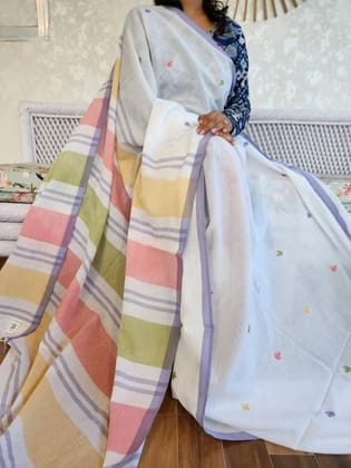 Handwoven cotton saree
