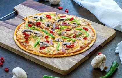 Verdure Pepperoncino Pizza __ Medium [9 Inches]