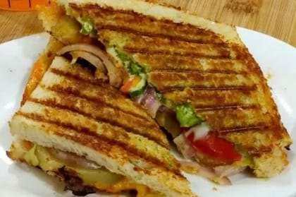 Veg Grilled Sandwich [2 Pieces]
