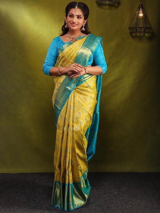 Woven Design Zari Silk Blend Banarasi Saree
