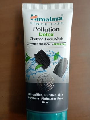 Himalaya pollution detox charcoal face wash