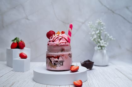 Fresh Strawberry Blast Sundae