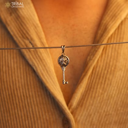 vintage style key pendant necklace 925 sterling silver amazing stylish customized jewelry from india nsp657-Only Pendant