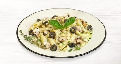Olive & Mushroom Alfredo Pasta [White Sauce]