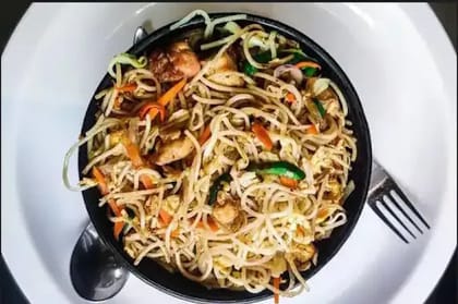 Paneer Hong Kong Noodles