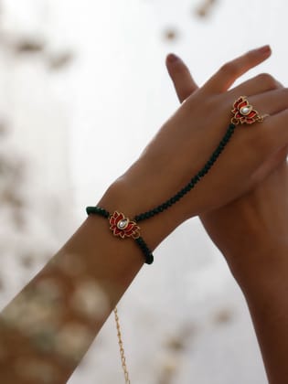 Hannah Red-Green Kundan Hathphool-Green