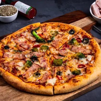 Chicken Veneto Pizza __ Medium [Thin Crust, 9 Inches]