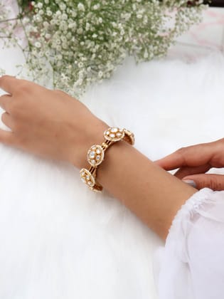 Ruma Floral Kundan Bracelet-Gold