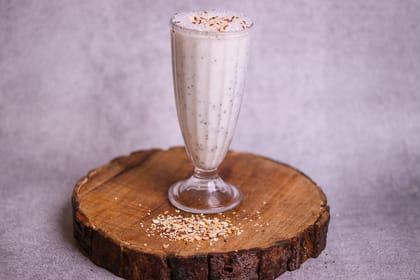 Multigrain & banana shake.