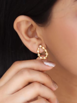 Lil Pearl U Earring