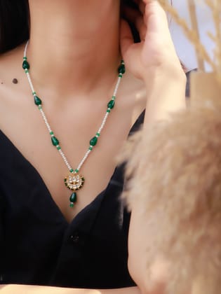 Illie Green Kundan Pendant Necklace-Green