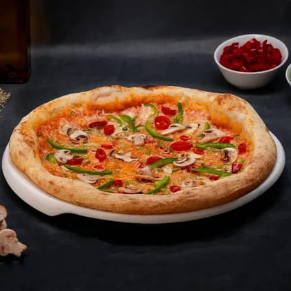 Verdure Pepperoncino Pizza __ Medium [Thin Crust] [9 Inches]