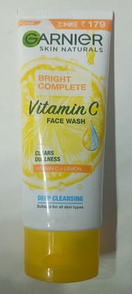 Garnier skin naturals Bright complete vitamin c face wash clears dullness vitamin c + lemon 100g