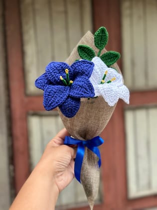 Crochet lilies & leaves bouquet
