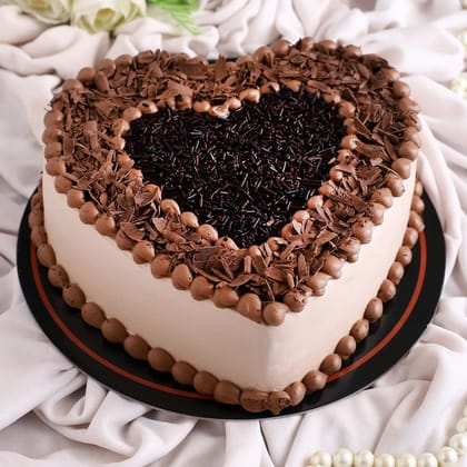 Delicious Heart Shaped Chocolate Cake Eggless Half Kg