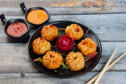 Veg Fried Momos [8 Pieces]