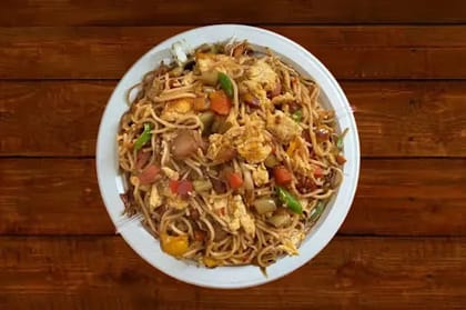 Egg Hakka Noodles